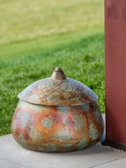Acorn Hose Pot