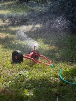 Wheeled Sprinkler Sled -Garden Tools Shop 8610520 06V tif