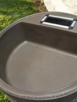 Round Rain Barrel With Planter, 35 Gallons -Garden Tools Shop 8612856WALNT 02V tif